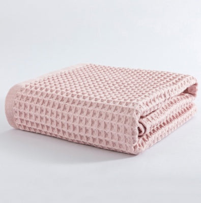 Waffle soft absorbent cotton bath towel in pink – 140x70cm