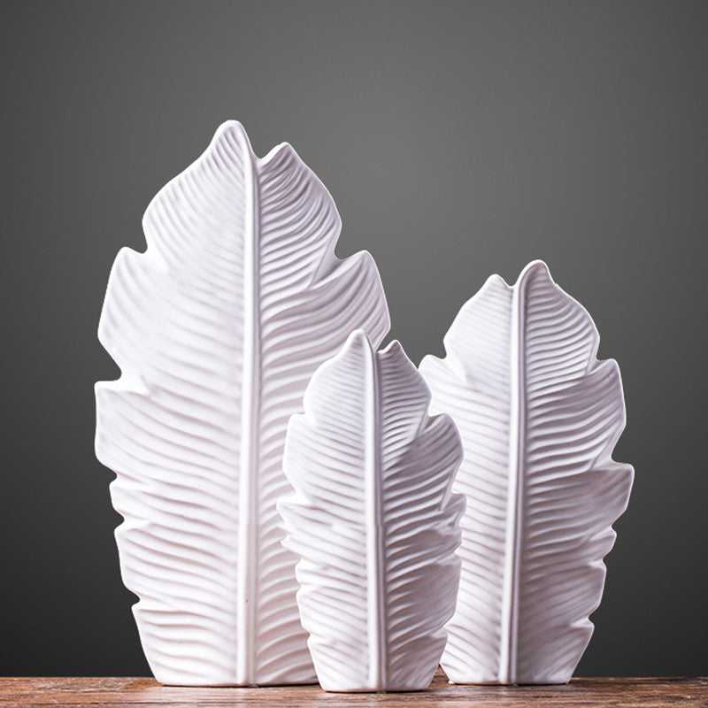 Hoja white ceramic leaf vase – ribbed texture detail, matte white finish