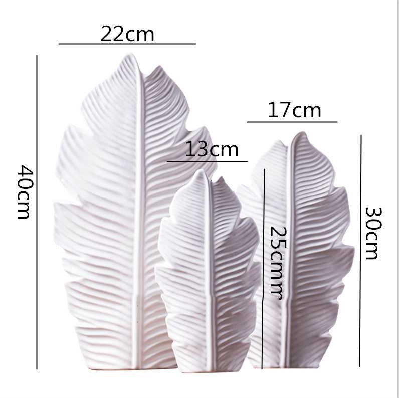 Hoja white ceramic leaf vase set of 3 sizes – S 13x25cm, M 17x30cm, L 22x40cm