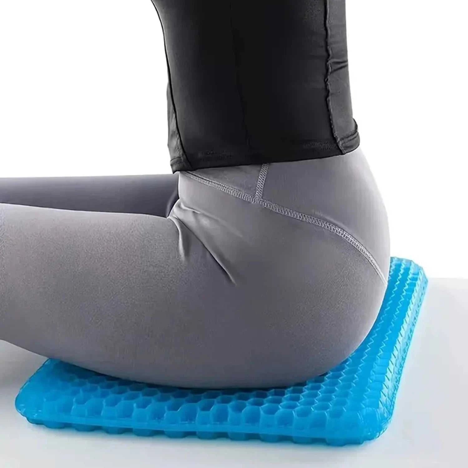 New honeycomb seat cushion, highly elastic, non-collapsible, breathable and cool, suitable for automobiles, offices outdoor use 14:173 comfort essentials