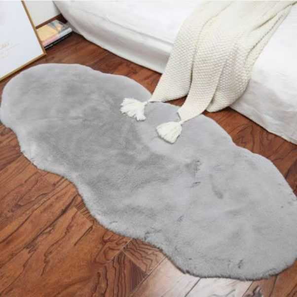 Pelo soft living room rug in Light Gray — irregular shape plush carpet