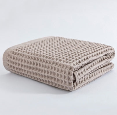 Waffle soft absorbent cotton bath towel in brown – 140x70cm
